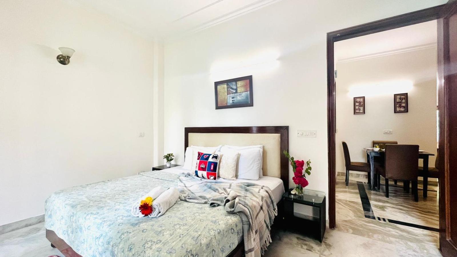 Olive Serviced Apartments - Defence Colony Yeni Delhi Oda fotoğraf